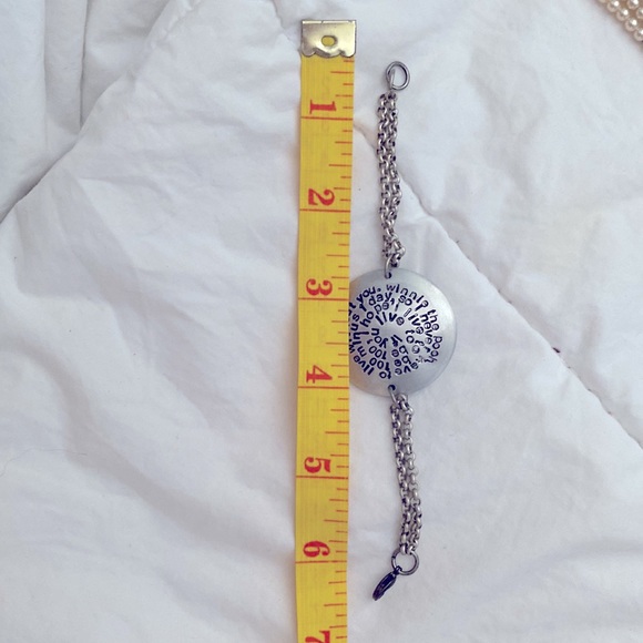 Circular disc bracelet small W/ Winnie the Pooh quote - Picture 3 of 4